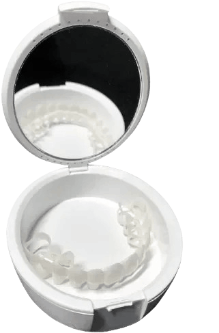 Shiny Smile Veneers 23